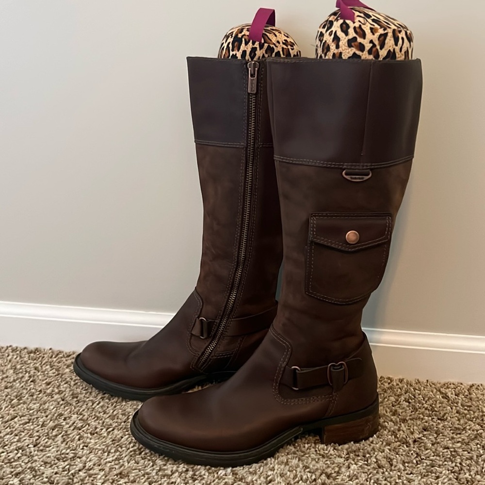 Timberland women’s brown leather/suede knee-high boots